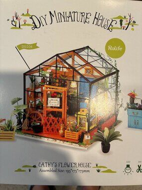 DIY  Mini House in packaging